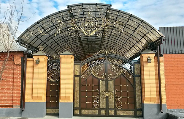 Купить или заказать ворота для дома с навесом - стильные и надежные решения для вашего участка в Жигулевске от 42972 руб | ВоротМастер-Жгл
